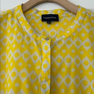 French Curve Yellow & Cream Geo Print Tunic Top w Roll Tabs Sz XL w MEASUREMENTS